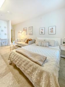 MDR Studio Apartment Luxury pool, gym, parking, jacuzzi.