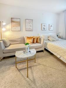 Luxury ApartStudio Marina Del Rey Pool, Gym, Parking, Jacuzzi, BBQ