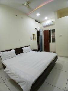 OM SHANTI Home Stay