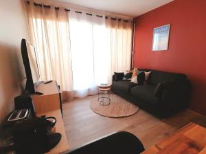 Joli studio front de mer Balcon WIFI vue cour