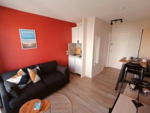 Joli studio front de mer Balcon WIFI vue cour