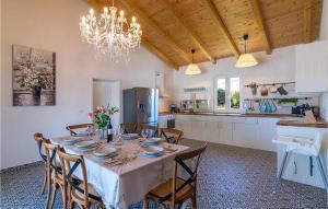 Beautiful Home In Butkovici With Wifi