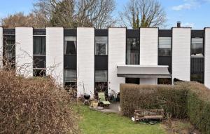 2 Bedroom Gorgeous Home In Espergærde