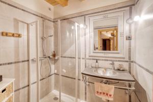 Chalets Le CHALAY : photos des chambres