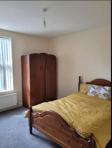 Nice Double Bedroom Near QMC