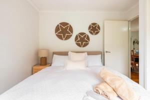 Cozy Home 5 mins drive to Peninsula Hot Springs with Free Parking and Fast Internet