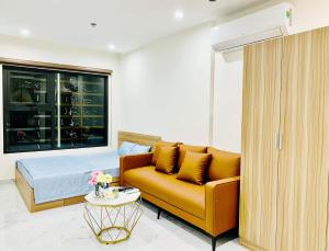 Studio Glory đối diện trung tâm thương mại Vincom Mega Mall