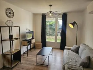 Le Jean Zay parking privé - Lamothe-Capdeville