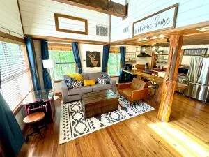 Stayhocha Romantic Couple's Getaway, Daybed swing - بروكن بو