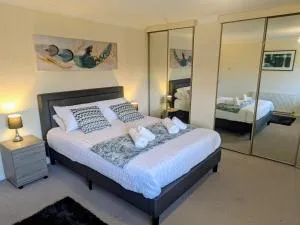 Theatre Severn Town House, Parking & Quarry Views - Bicton