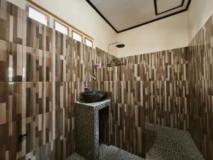 Phòng Giường Đôi Có Sân Trong (Double Room with Patio)