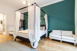 80 sqm, 3 bedrooms, 2 bathrooms, new