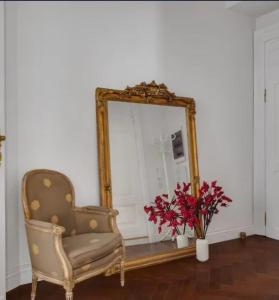 Luxury apartment in center town!