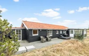 3 Bedroom Beach Front Home In Grenaa - Grenå