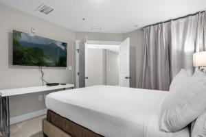 3 Bedroom Family Friendly Condo at WorldQuest near Disney 2728