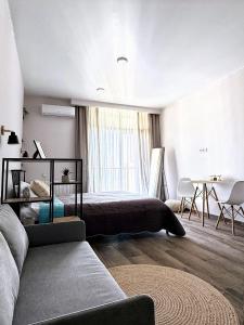 Cozy Apartment with Sea View Near City Center