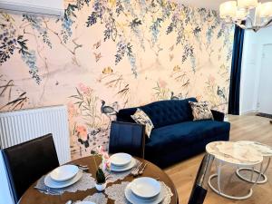 Alluring 2-bedroom apartments in Silk District