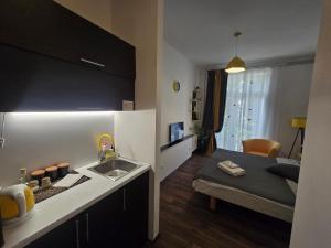 S2 Sunshine apartment Balcony