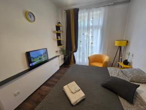 S2 Sunshine apartment Balcony