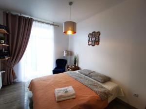 S14 Foto studio with balcony