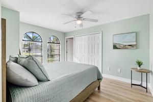 Seabreeze Oasis Lakefront Home has 2 ensuites and heated pool