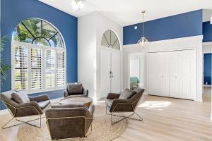 Seabreeze Oasis Lakefront Home has 2 ensuites and heated pool