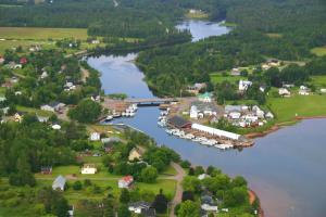 Forest & Lake PEI Bed & Breakfast