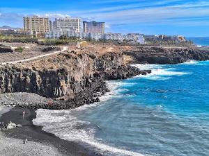 ROSA DE MAR 1 - parking, pool, beachfront, first coastline, tv channels