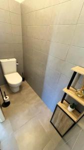 Appartements LE CABES - 2 Chambres - Climatisation - BBQ -Terrasse - Wifi - Bureau - SudSejourConciergerie : photos des chambres