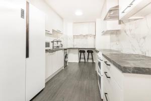 Central London 2-Bed Apartment with London Eye, Big Ben & Sunset Views