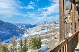 Grange Romantic Retreat Mountain View - Happy Rentals