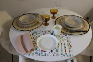 Appartements Le Cocon - proche gare avec jardinet - 2 adultes et 1 bebe : photos des chambres