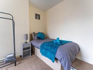 Relaxing 2BR Getaway with Garden Space & Fast WiFi