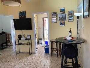 La casa amarilla de Luis y Eileen