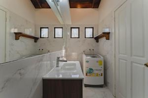 Villagio 30B - Condo Near Playa Potrero