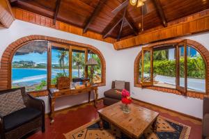 Casa De La Playa- Beachfront Home At Flamingo