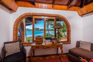 Casa De La Playa- Beachfront Home At Flamingo