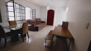 CASA - 3 quartos com ar - garagem para 3 carros