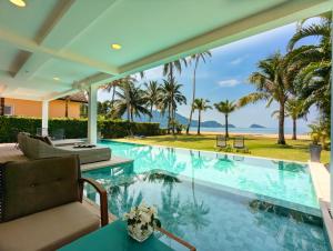 LUXURY BEACH APARTMENT & SEA VIEW and PRIVATE POOL