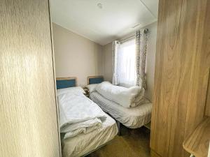 Stunning Caravan For Hire Nearby Hunstanton Beach In Norfolk Ref 23050S