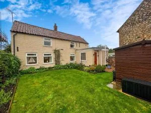 Well Furnished Holiday Cottage In The Heart Of Docking, Norfolk Ref 99009Ht - Weasenham