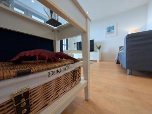 Modern Apartment By The Beach