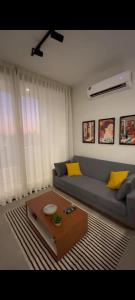 DEPARTAMENTO IMPECABLE A PASOS DeL SHOPPING DEL SOL