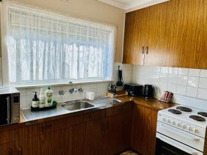 Vic Horsham, Unit 3, Cozy 2-Bedroom Retreat