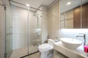LUXURY Apartment LANDMARK 5 Stars-River view-2BR2WC-An Home-Stay in the top of Vietnam