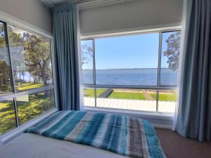 Lakeside Haven Waterfront