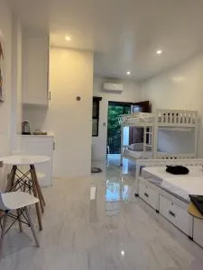 CasaJuana Room Rental - Carles