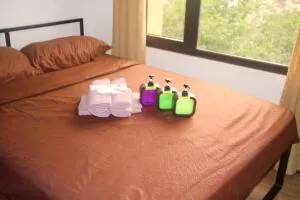 Cozy 1 Bed Studio - Minutes to NAIA and MOA! - Bacoor