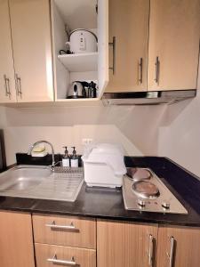 Across Manila Airport NAIA T3 Comfy Unit with Balcony