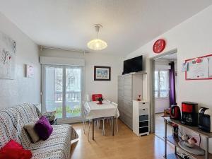 Appartements Joli F2 avec balcon, animaux acceptes - FR-1-451-216 : photos des chambres